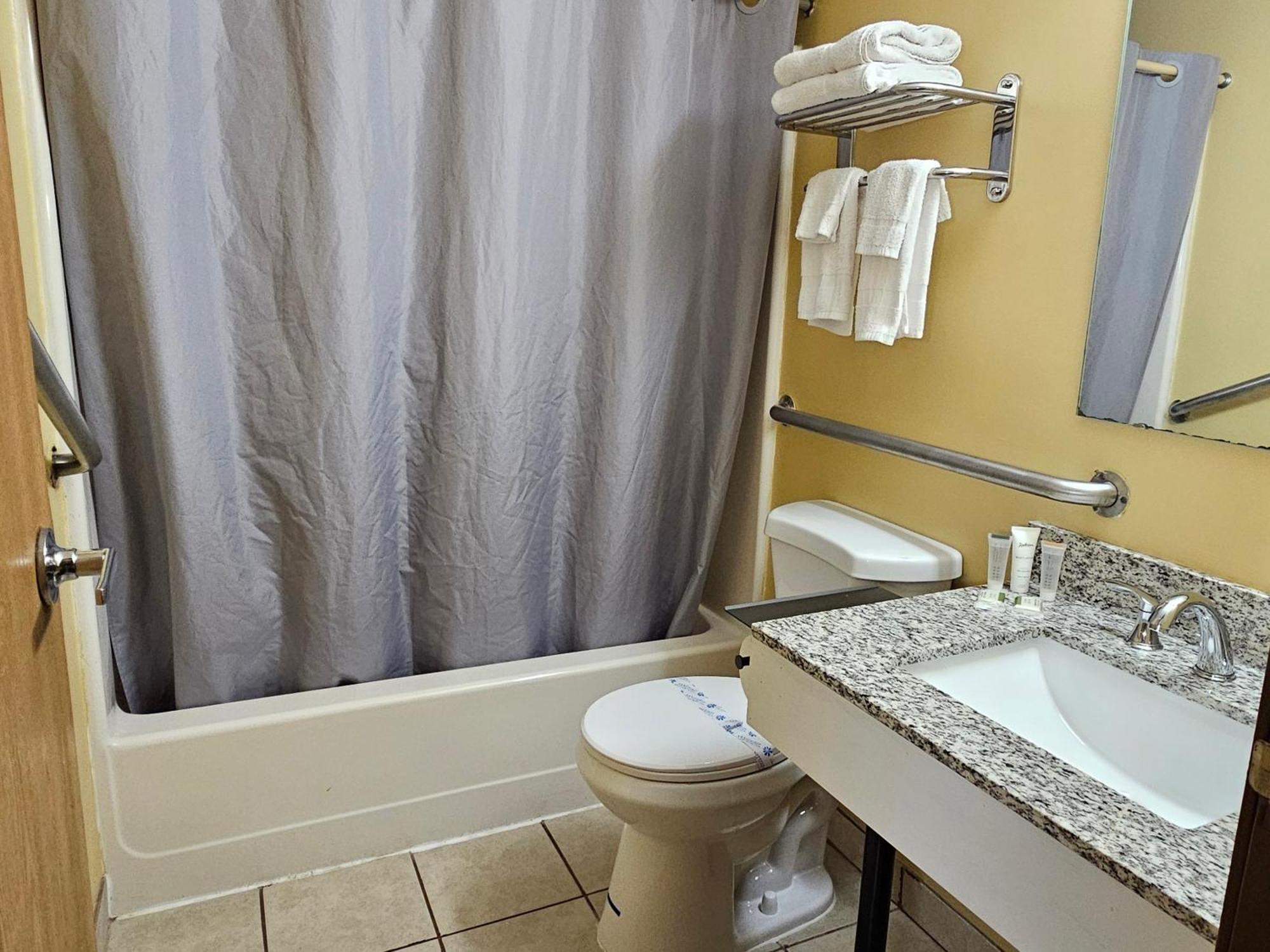 Fort Scott Budgetel Inn & Suites מראה חיצוני תמונה