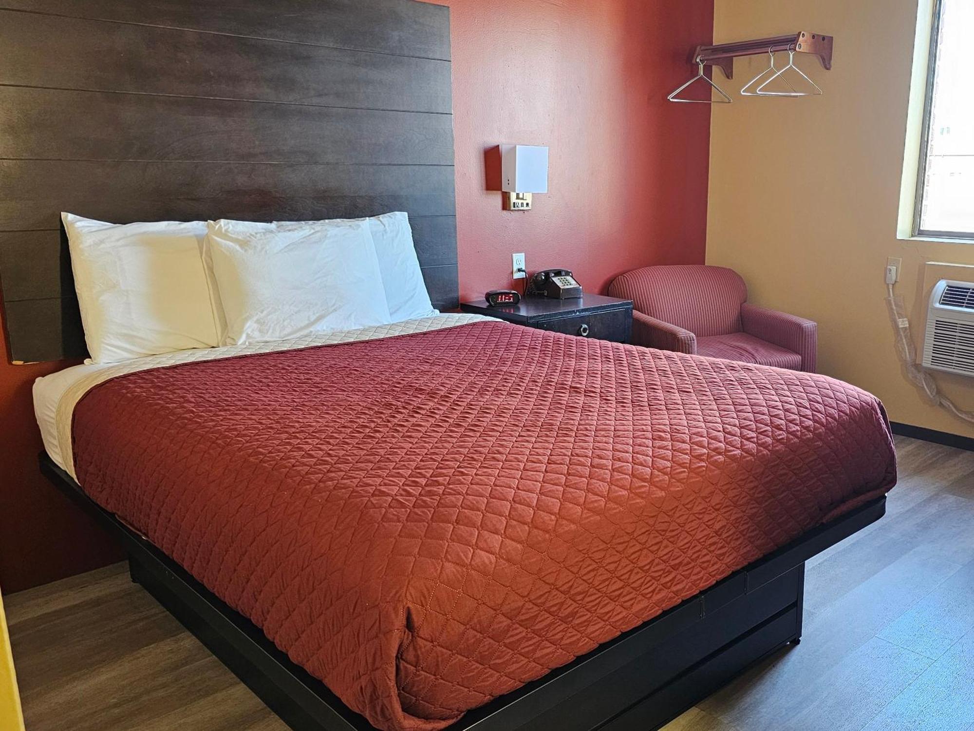 Fort Scott Budgetel Inn & Suites מראה חיצוני תמונה