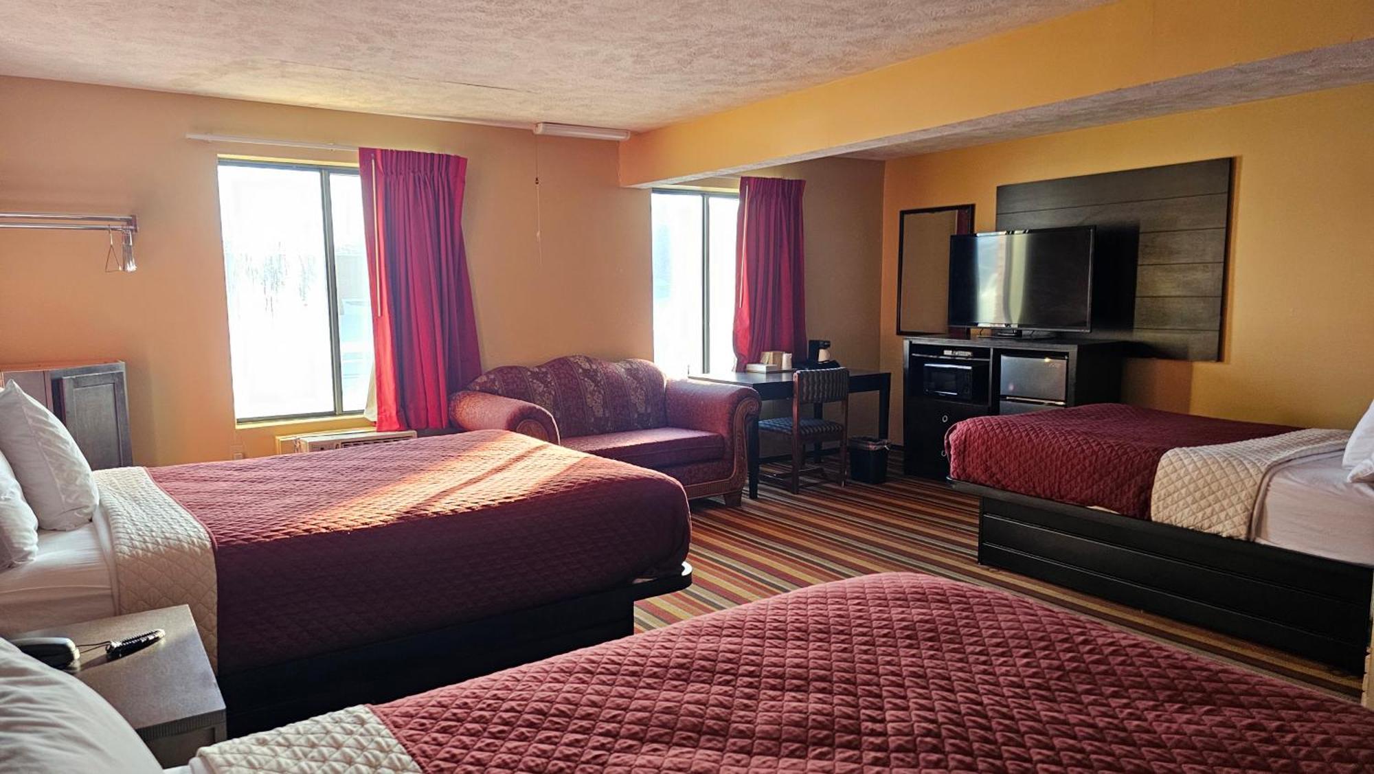 Fort Scott Budgetel Inn & Suites מראה חיצוני תמונה