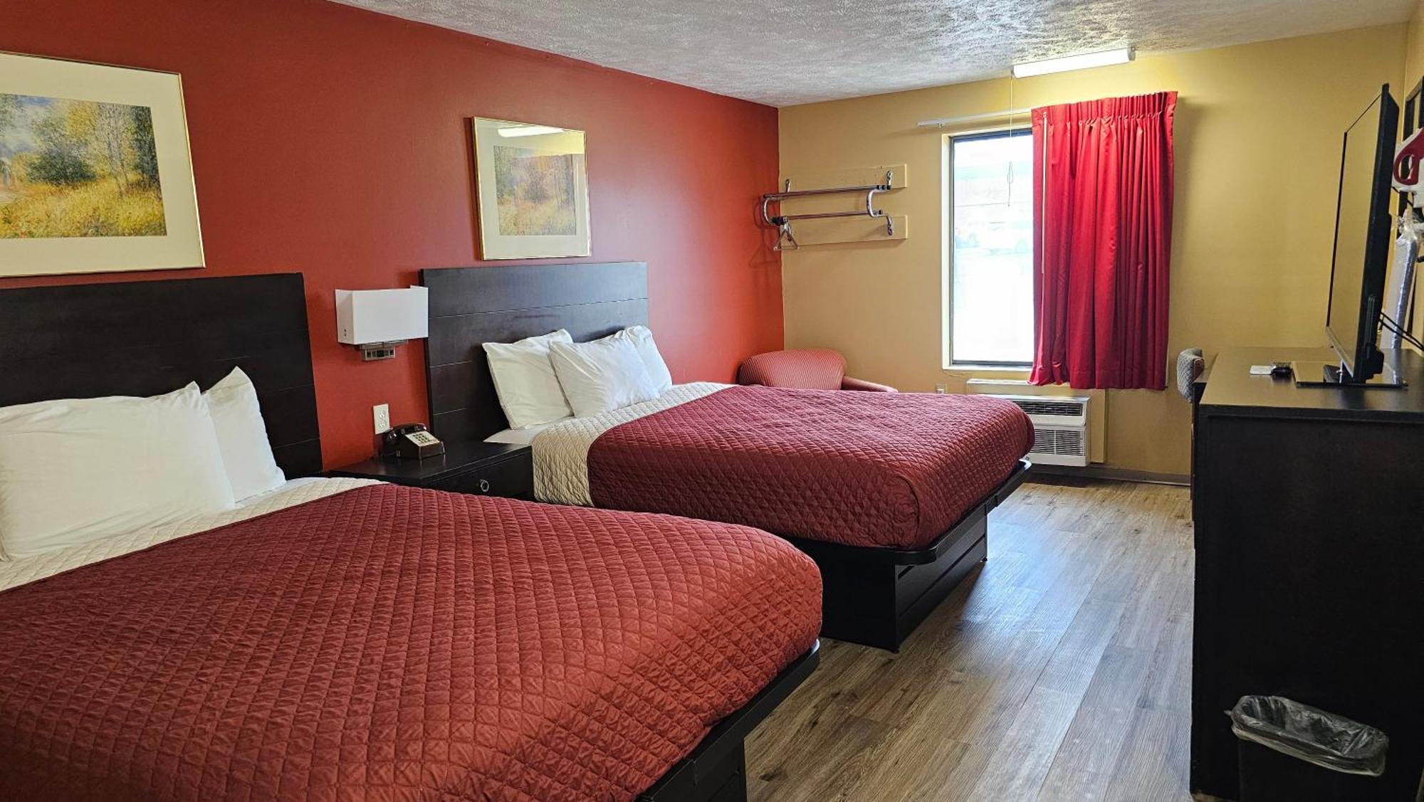 Fort Scott Budgetel Inn & Suites מראה חיצוני תמונה