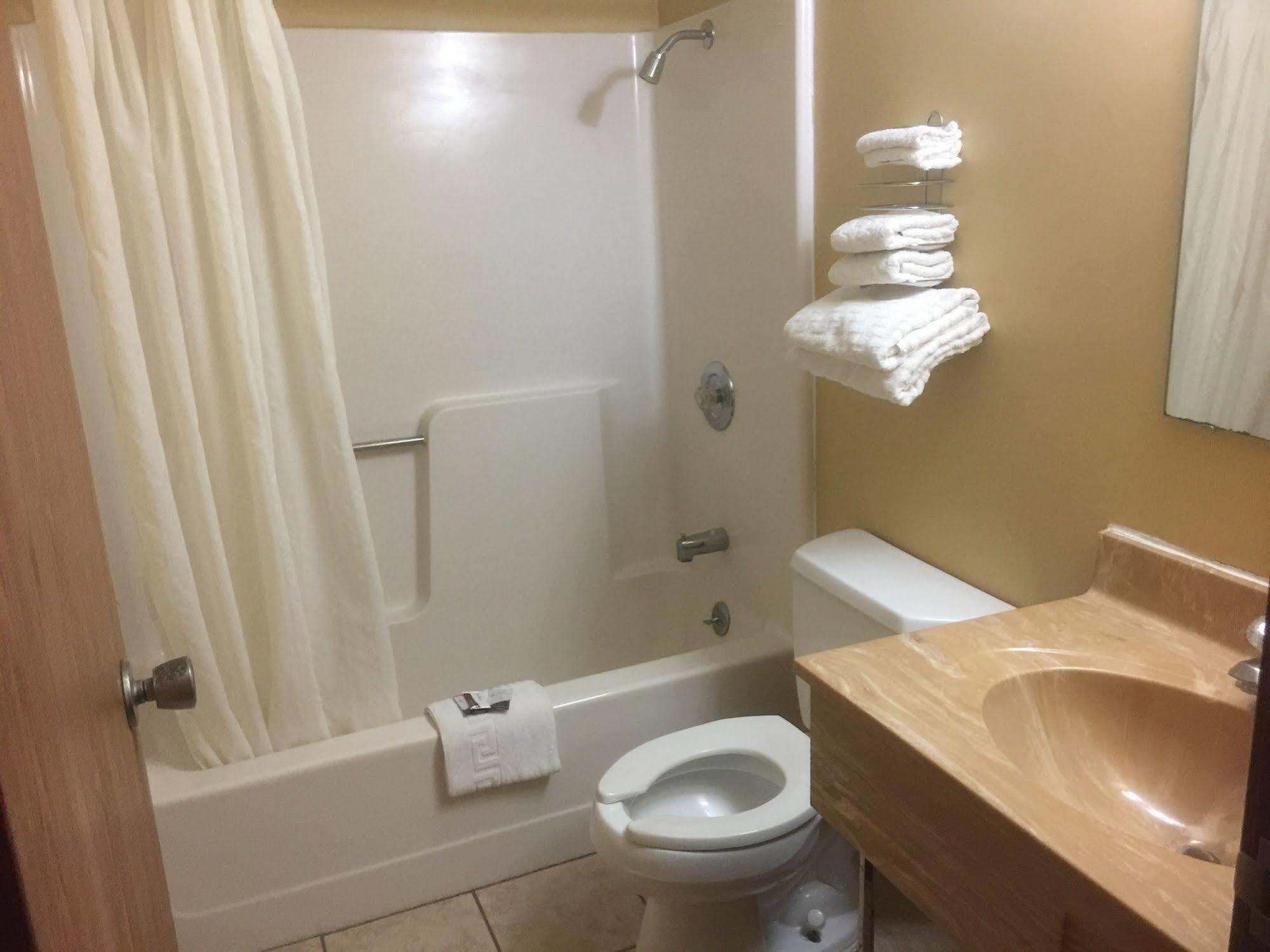 Fort Scott Budgetel Inn & Suites מראה חיצוני תמונה