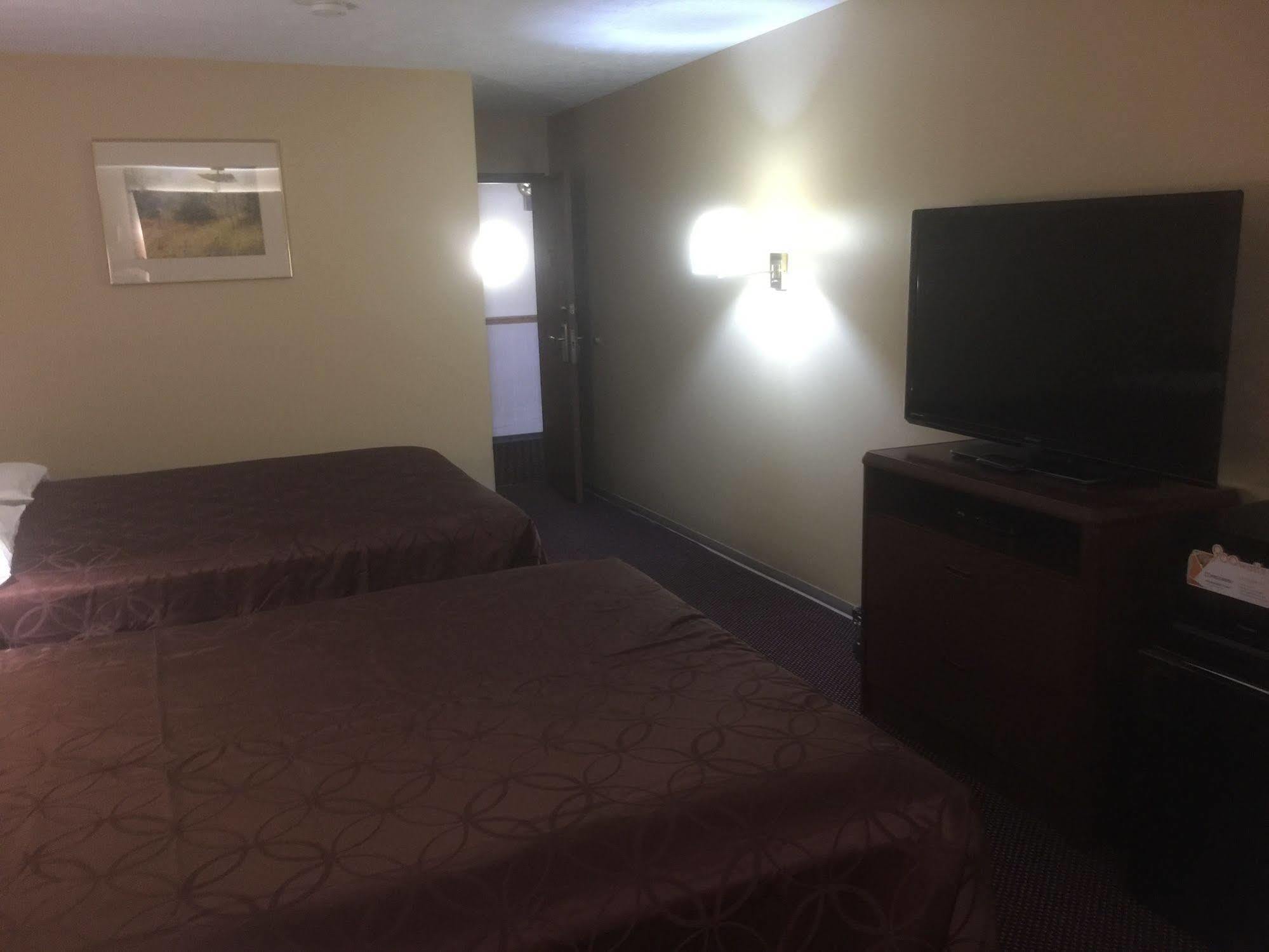 Fort Scott Budgetel Inn & Suites מראה חיצוני תמונה