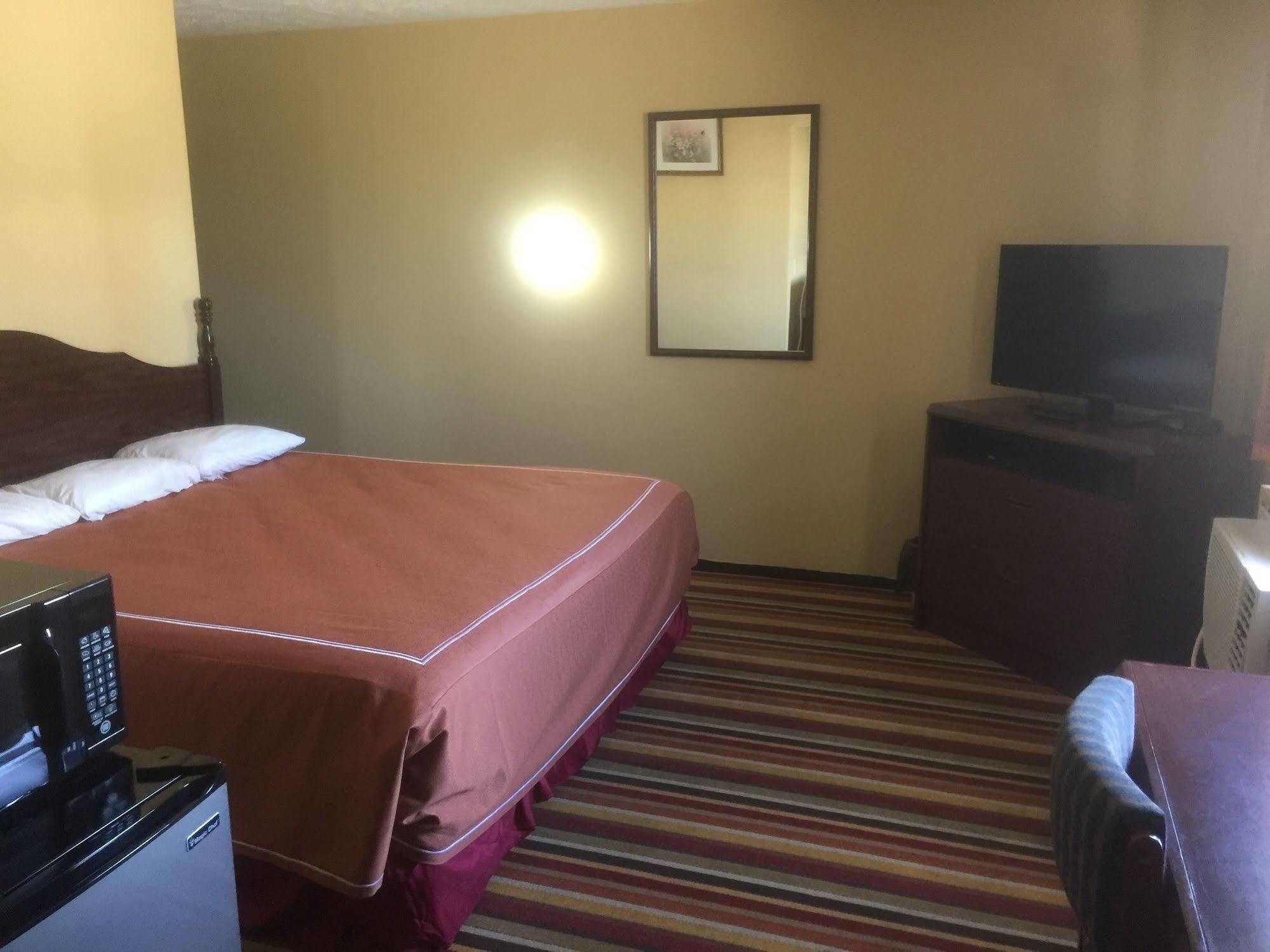 Fort Scott Budgetel Inn & Suites מראה חיצוני תמונה