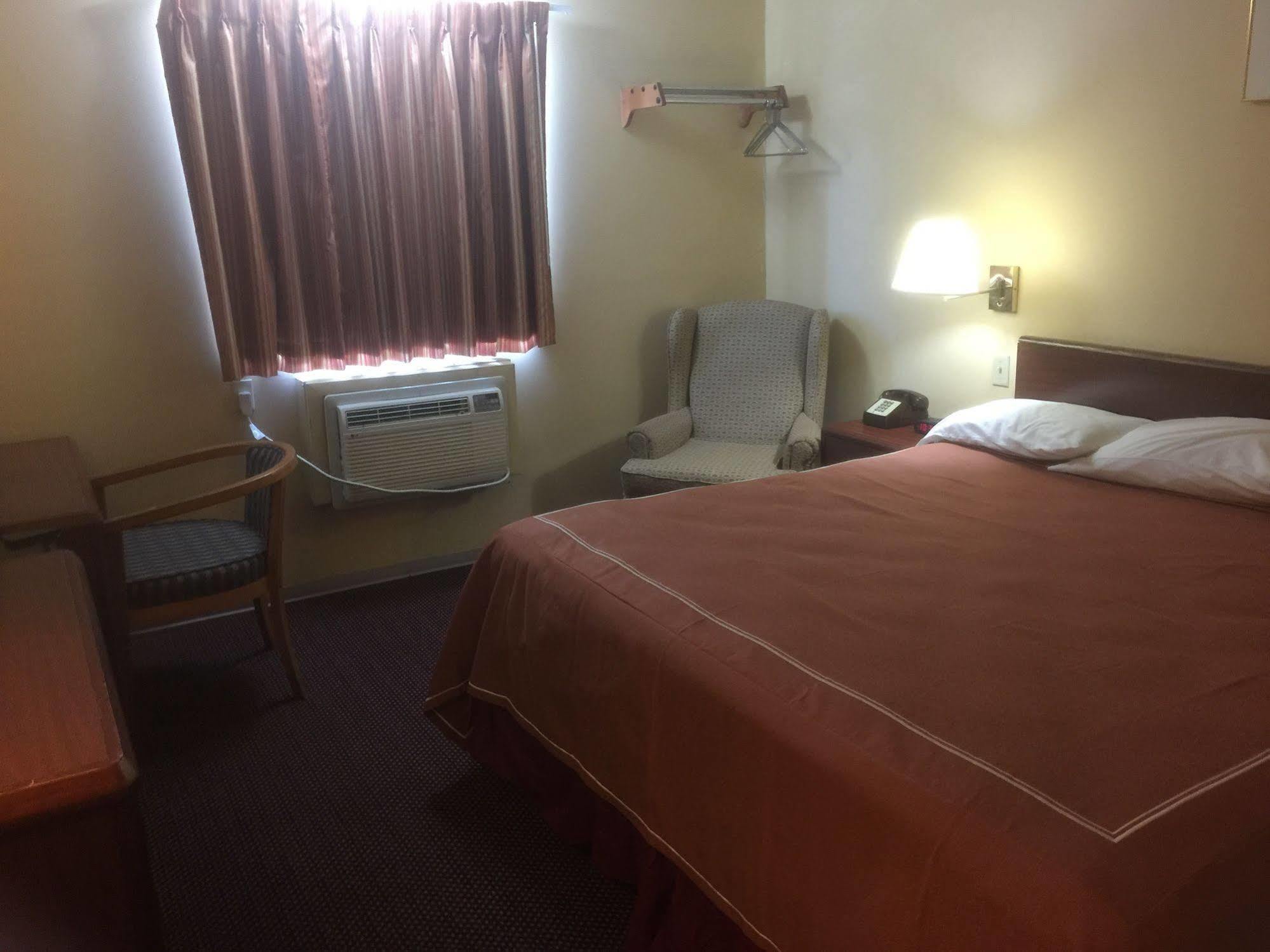Fort Scott Budgetel Inn & Suites מראה חיצוני תמונה